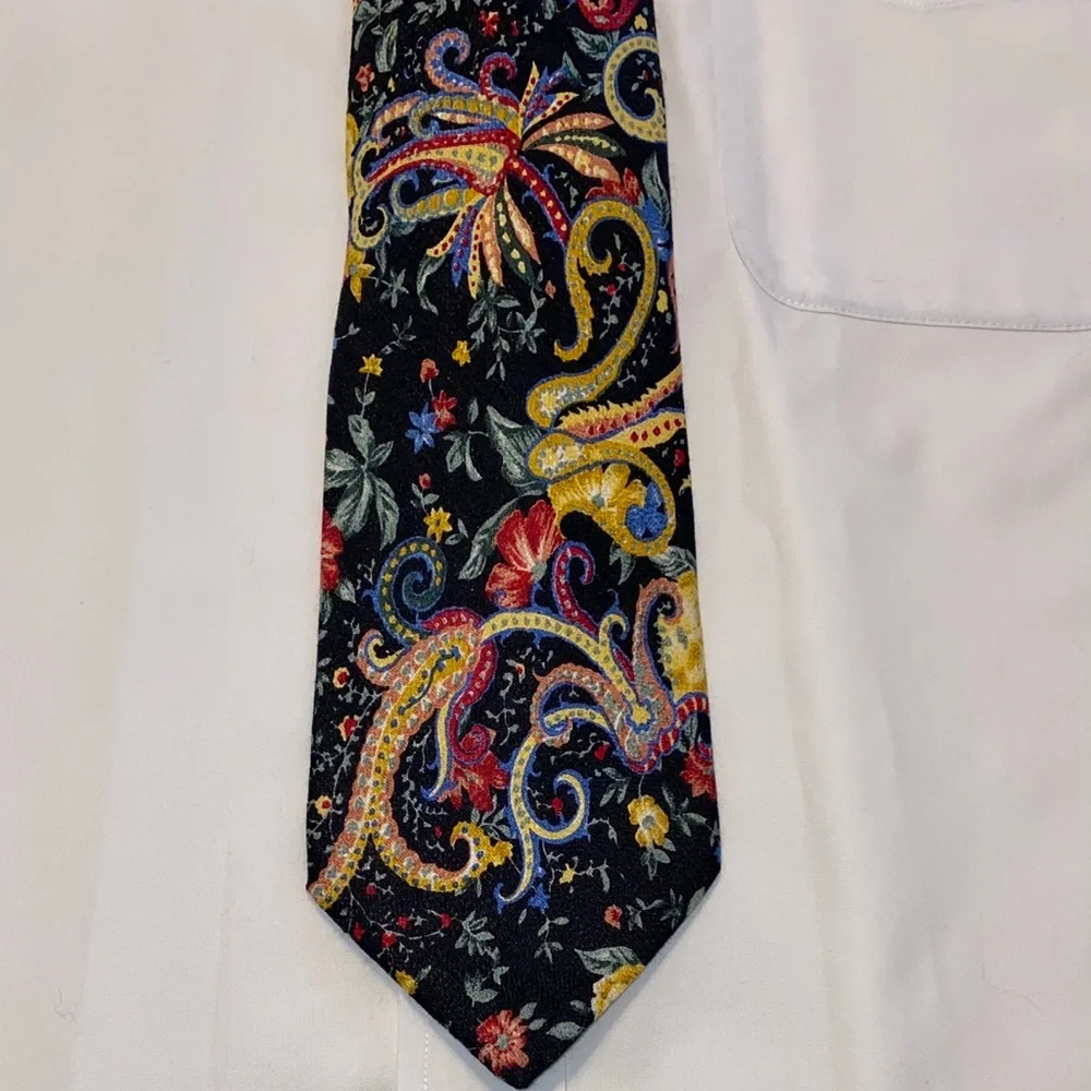 Bullock and Jones Black Abstract Silk Tie